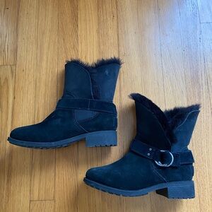 UGG Black Fur-Lined Women's Boots sz 6. Worn once